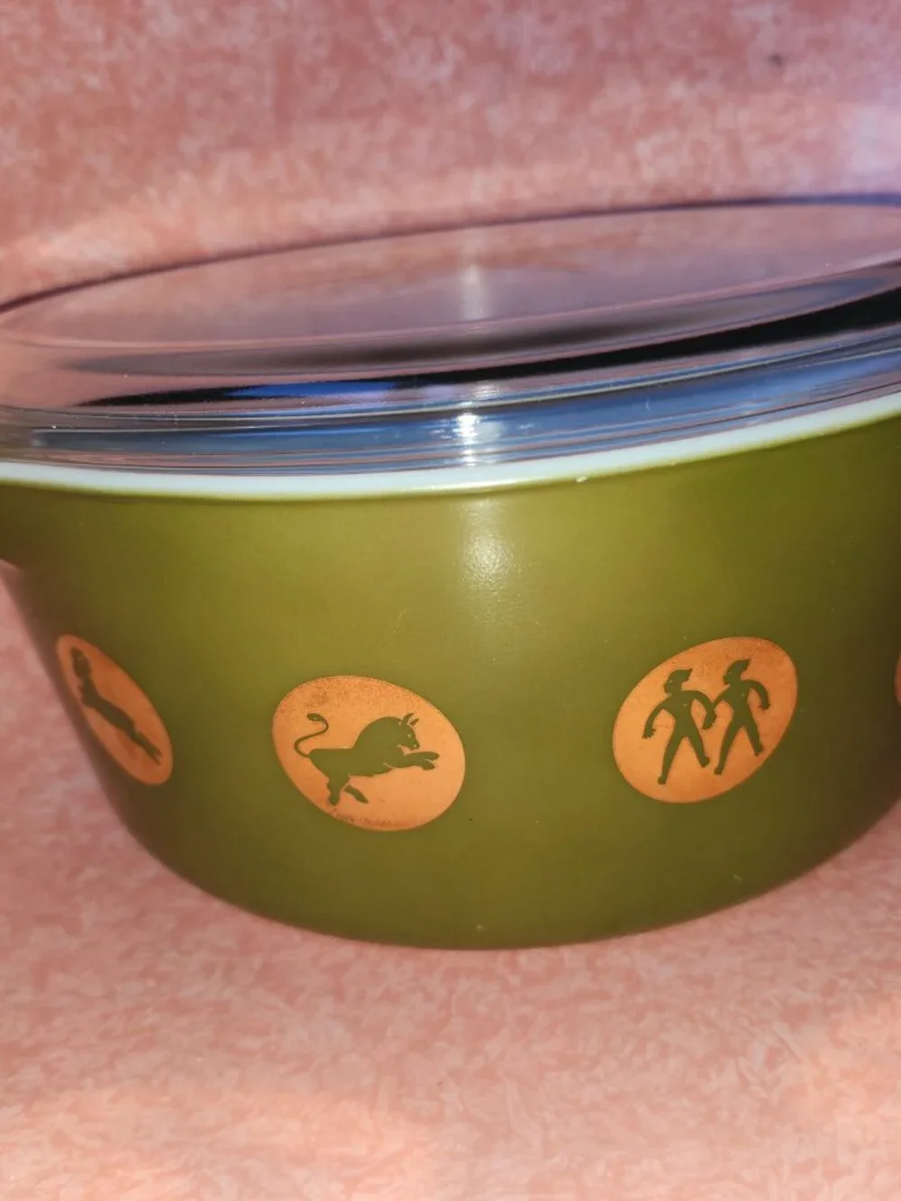 Pyrex zodiac with compass rose lid 475